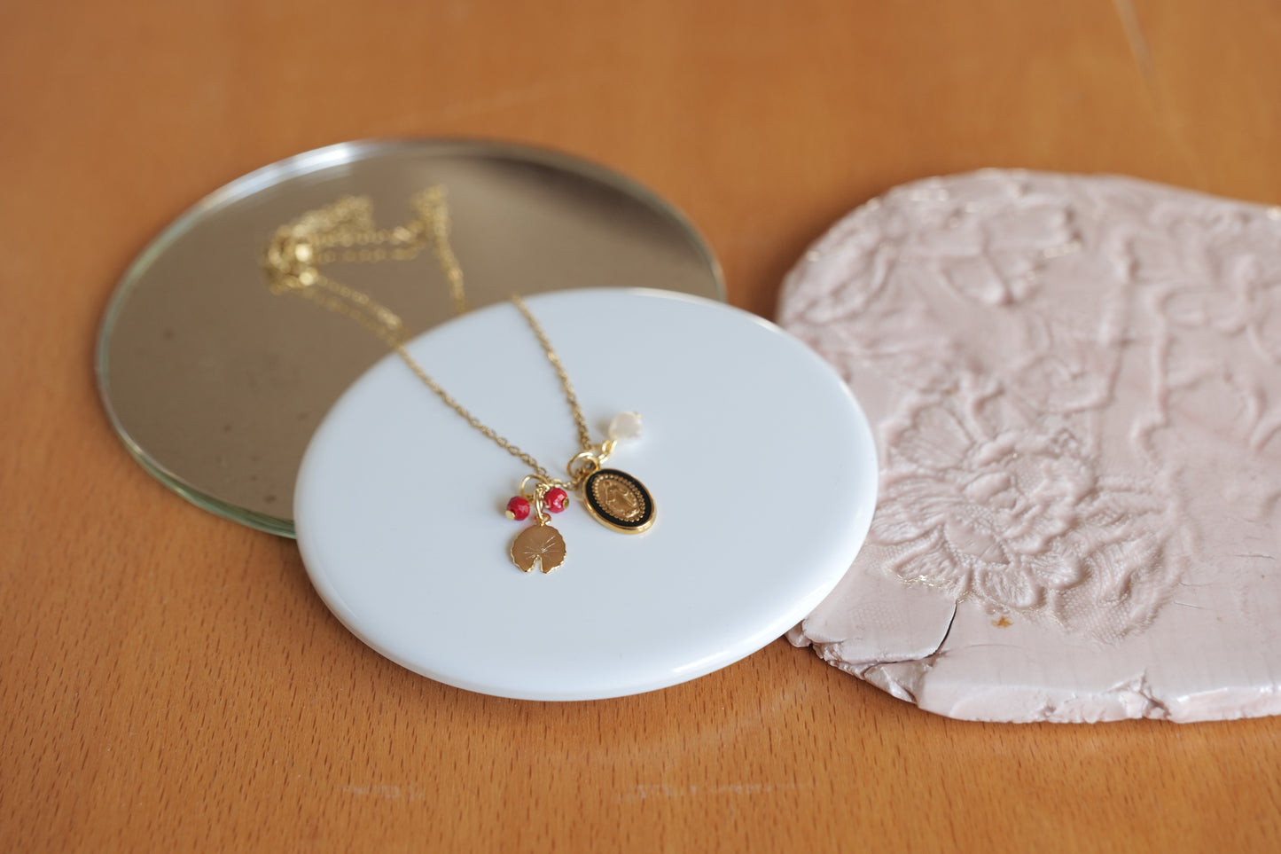 Collana Charms Blu e foglia